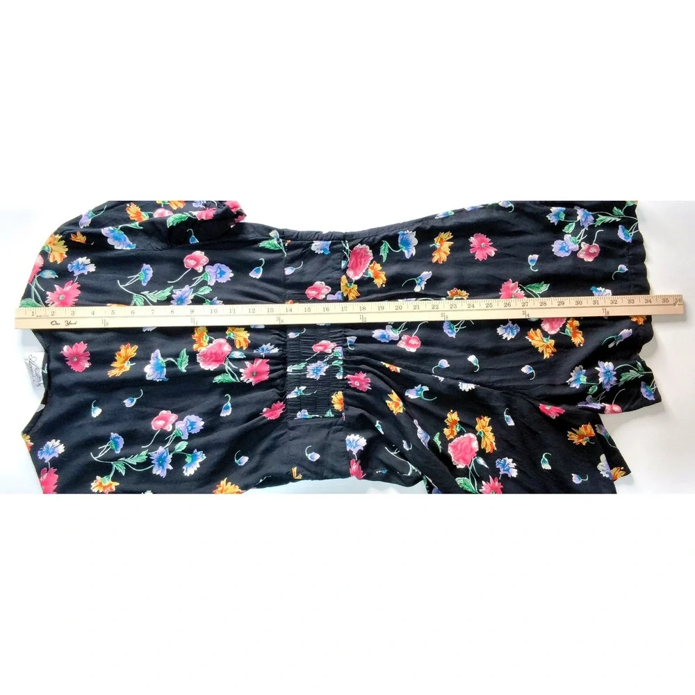 Access Vintage Floral Romper Shorts Women Small Black Short Sleeve‎ Button Front